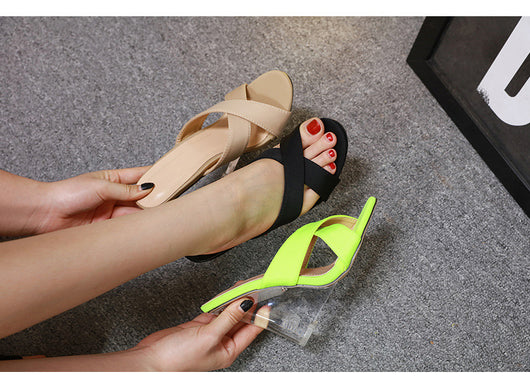 Tacones Altos Fluorescentes de Cristal - Image 11