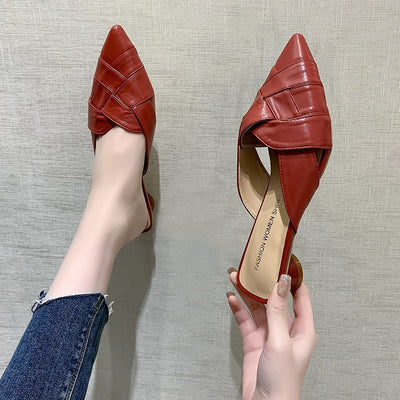 Sandalias de Cuero Suave con Punta Afilada y Tacón Medio para Mujer - Image 9