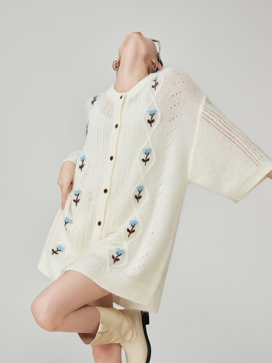 Cardigan Tejido Blanco con Bordado Floral y Mangas Cortas para Mujer - Image 6