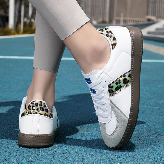 Tenis Casuales Blancos con Estampado Leopardo y Cordones para Mujer - Image 4