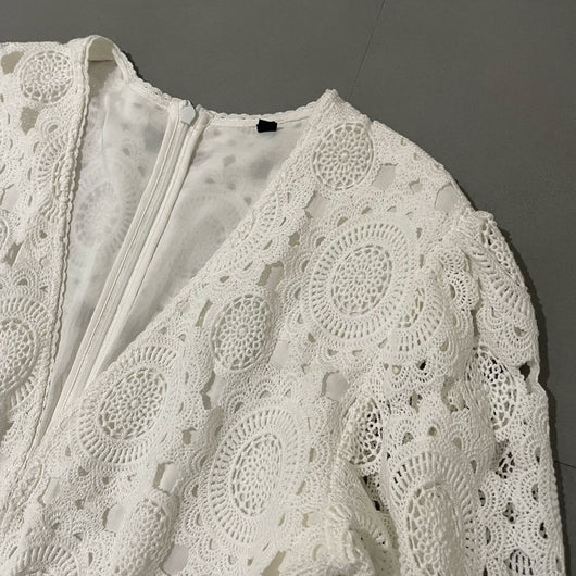 Vestido Elegante con Encaje Calado y Escote en V para Mujer - Image 23