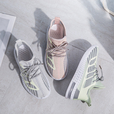 Tenis Fly-Knit Blancos Para Mujer - Diseño Moderno en Cuero - Image 4