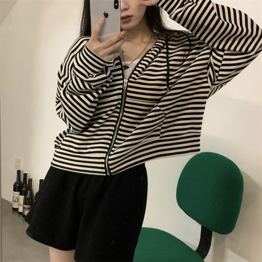 Sudadera Holgada a Rayas con Estilo Relajado - Image 11