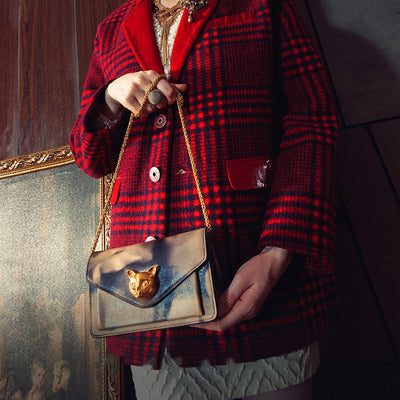 Bolso de Cadena Lujo Minimalista con Detalle de Cabeza de Gato