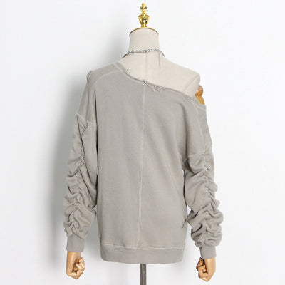 Suéter Gris Corto con Cuello Halter y Hombros Inclinados - Image 10