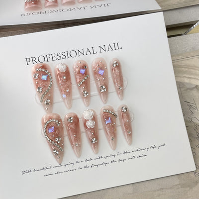 Uñas de Fotopolímero Almendra con Diamantes Completos y Diseño Camelia - Image 3