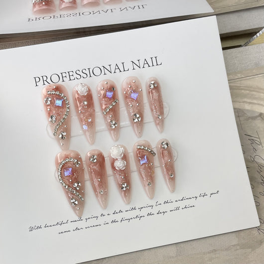 Uñas de Fotopolímero Almendra con Diamantes Completos y Diseño Camelia - Image 3