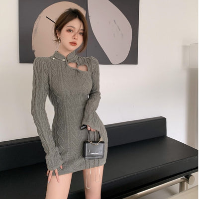 Falda Larga Elegante con Halter y Mangas Largas