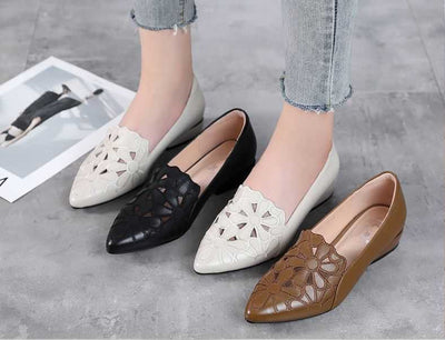 Sandalias Laborales Huecas Bordadas de Lujo con Tacón Bajo - Image 11