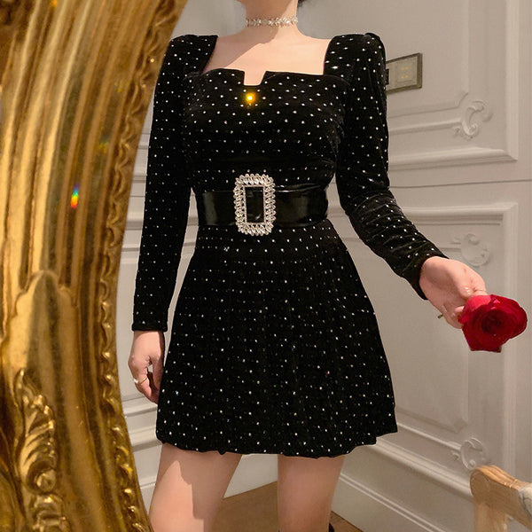 Vestido A-línea Retro Francés con Diamantes y Terciopelo Negro Dorado