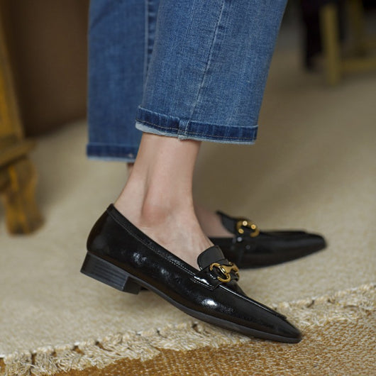Zapatos de Mujer Elegantes con Tacón Bajo y Detalles Metálicos - Image 13