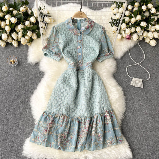 Vestido Corto Elegante con Mangas Abullonadas y Bordado Artesanal - Image 7