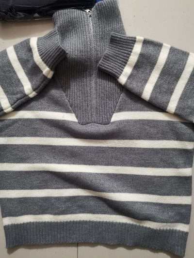 Suéter Holgado a Rayas con Cierre y Cuello Alto para Mujer - Image 4