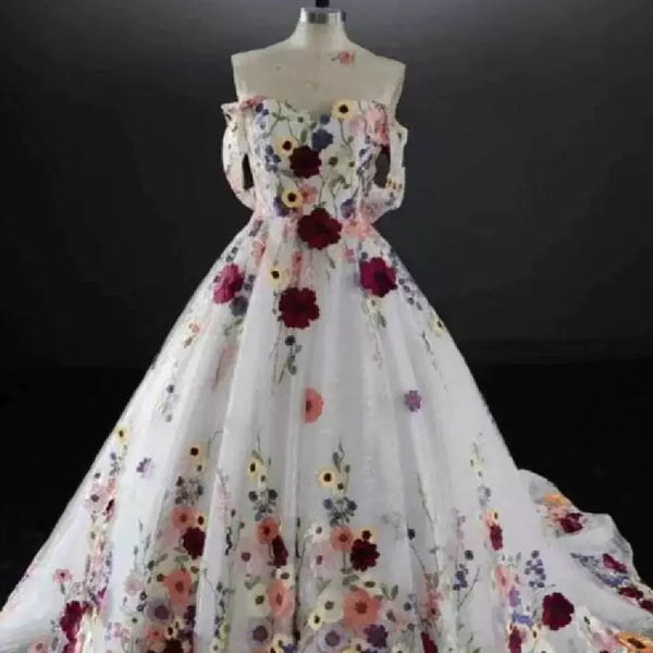 Vestido de Fiesta Floral Elegante con Detalles en Yarn