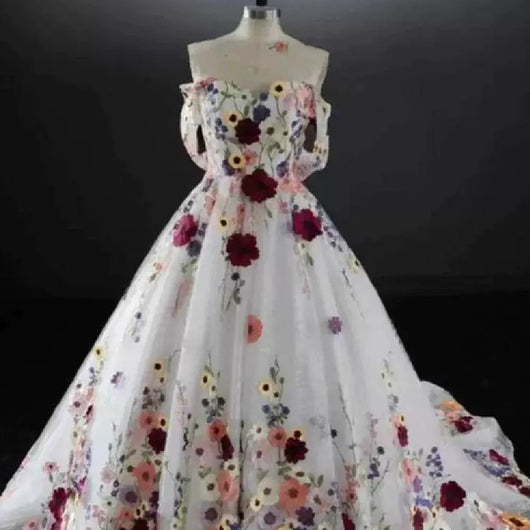 Vestido de Fiesta Floral Elegante con Detalles en Yarn