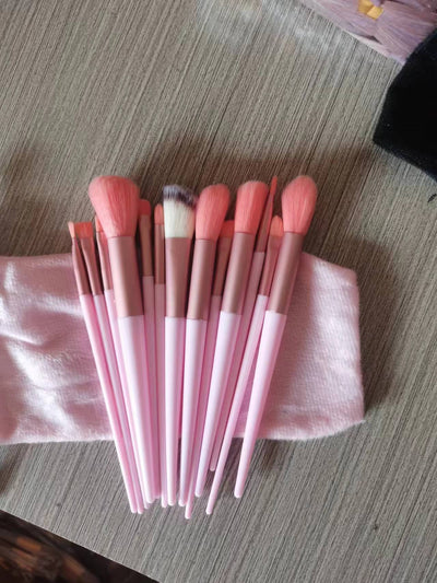 Set de 13 Brochas de Maquillaje Flor Púrpura con Cerdas Suaves - Image 14