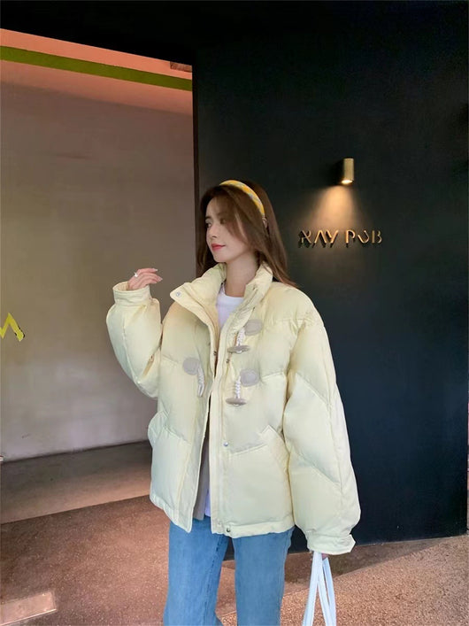 Abrigo Corto de Invierno con Cuello Alto y Botones de Madera - Image 20