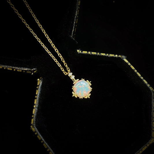 Collar Opal Court Brillo Dorado Chapado en Oro Amarillo 14k