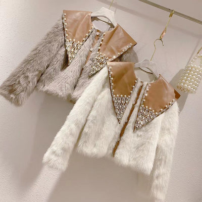 Abrigo Acolchado para Mujer con Cuello Decorado de Perlas - Image 6