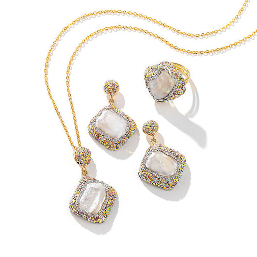Juego de Tres Piezas: Collar, Aretes y Anillo de Diseño Exclusivo - Image 6