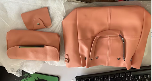 Bolso Bandolera Multifuncional para Mamá con Tres Compartimentos y Detalles en Borlas - Image 8