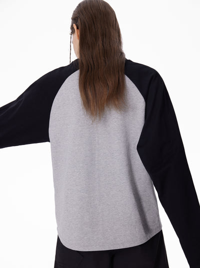 Blusa Holgada Unisex con Bordado en Mangas - Image 4