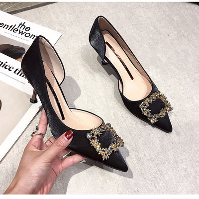 Zapatos de Punta Fina para Mujer con Detalles Brillantes y Laterales Calados - Image 12