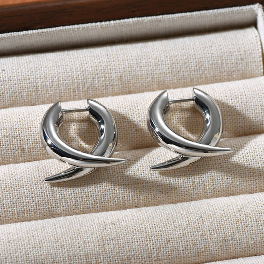 Aros de Cruz en Oro Blanco y Cobre - Diseño Personalizado de Carácter Único