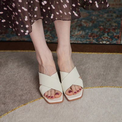 Pantuflas de Cuero Ante con Tacón Cuadrado y Suela Texturizada - Image 11