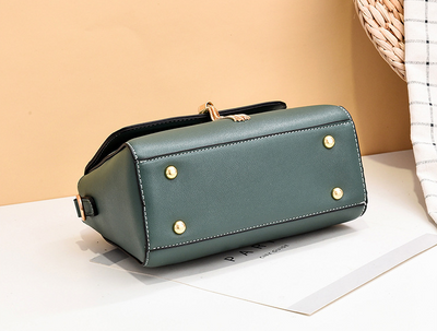 Bolso de Hombro con Cabeza de Venado y Borlas - Diseño Moderno para Mujer - Image 16
