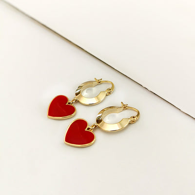 Aretes personalizados en forma de C con esmalte Love - Image 10