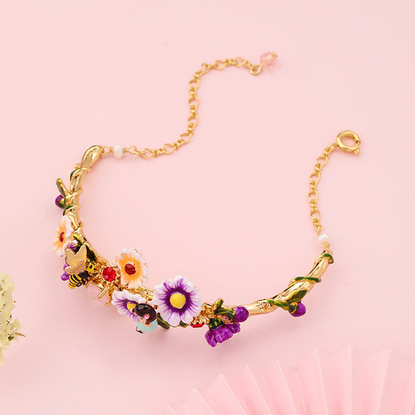 Pulsera de Flores Esmaltadas Pintadas a Mano - Diseño Abeja y Corazón