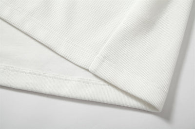 Playera Suelta con Diseño de Cuentas Abstractas y Solapas para Hombre - Image 11