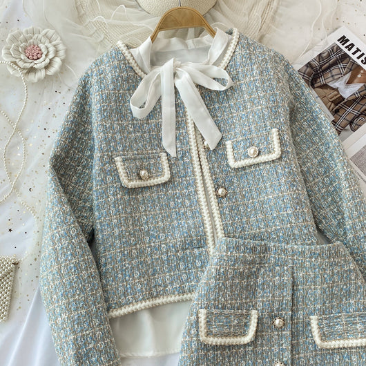 Traje de Tres Piezas en Tweed con Corbatín - Image 3
