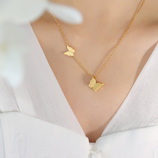 Conjunto de Joyería Titanio con Mariposas Texturizadas - Collar, Anillo y Aretes - Image 4