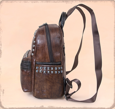 Mochila de Cuero Genuino Retro para Mujer - Diseño Artesanal con Remaches, Gran Capacidad y Estilo Vintage - Image 10