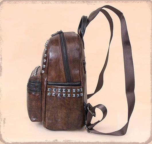 Mochila de Cuero Genuino Retro para Mujer - Diseño Artesanal con Remaches, Gran Capacidad y Estilo Vintage - Image 10