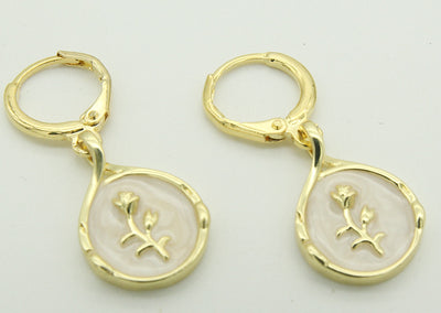 Aretes de Gota con Incrustación de Concha y Rosa - Image 3