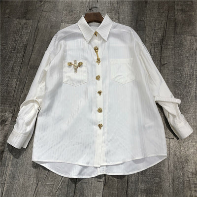 Blusa Blanca con Rayas y Logo Dorado en Acetato Imitación - Image 11