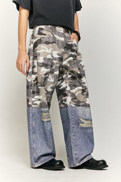 Jeans con Costuras Rotas y Estampado Digital - Image 12