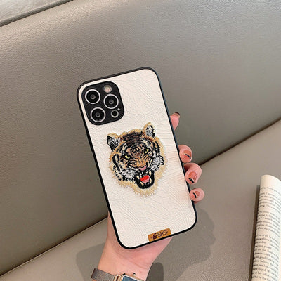 Funda para Teléfono de Cuero con Cabeza de Tigre Bordada - Image 13