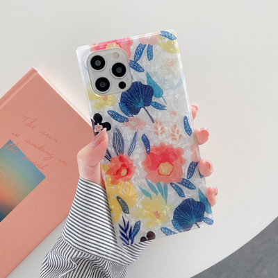 Funda Protectora con Patrón de Flores y Mariposas Coloridas - Image 9
