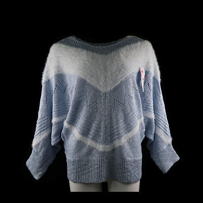 Suéter Escote en V con Diseño de Murciélago - Image 6