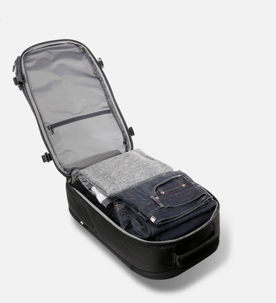Mochila Ejecutiva Impermeable Multifuncional para Viajes y Negocios - Image 7