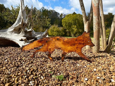 Decoración Exterior Fox Iron con Enchufe Integrado - Image 13