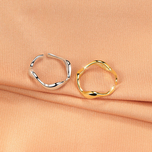 Anillo Ondulado Dorado Brillante - Accesorio de Personalidad