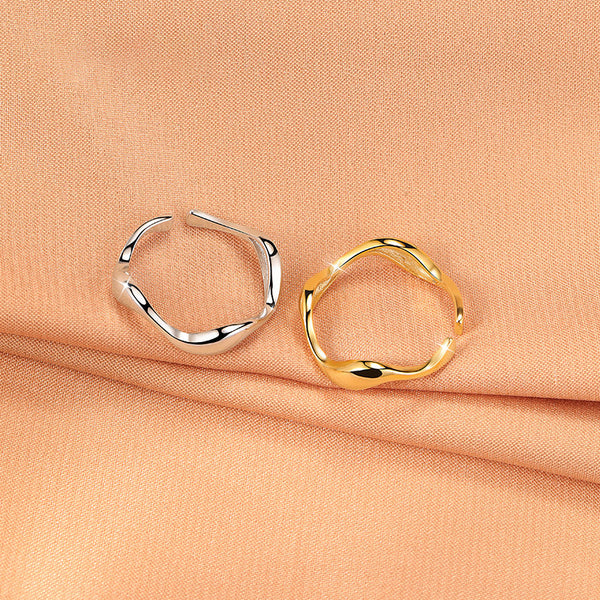 Anillo Ondulado Dorado Brillante - Accesorio de Personalidad