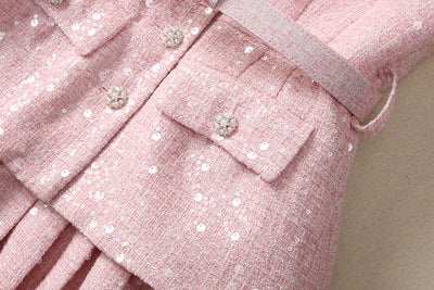 Vestido Corto Elegante con Lentejuelas y Volantes - Image 8