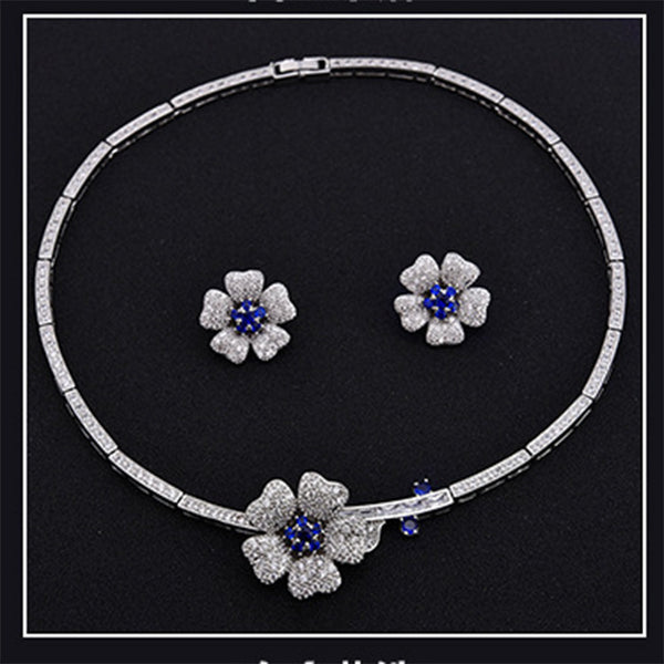 Conjunto de Collar y Aretes Camelia con Circonita - Image 4