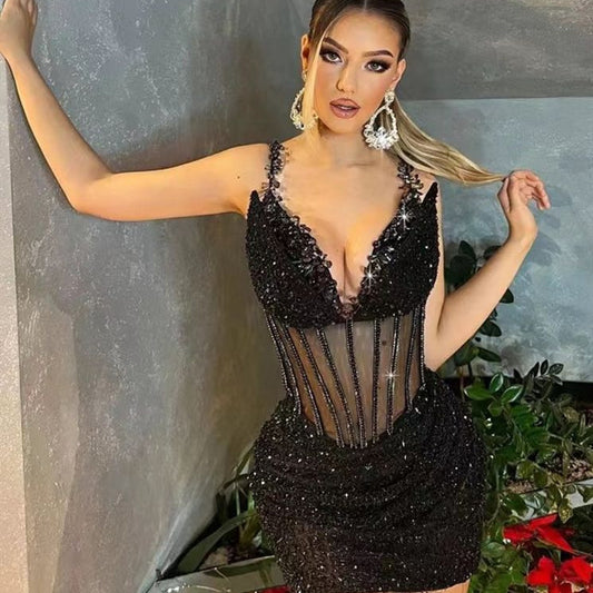 Vestido Corto Negro con Lentejuelas y Tirantes Transparentes